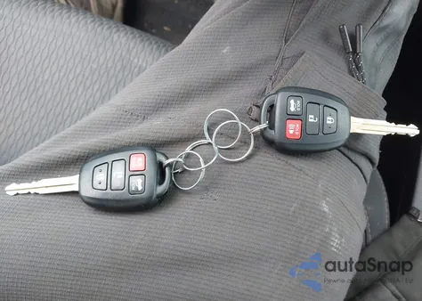 2017 Toyota Corolla Le из США, поврежденный, VIN 5YFBURHE4HP591128